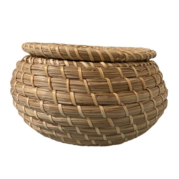 Woven Seagrass Basket With Lid - Picture 2 of 9